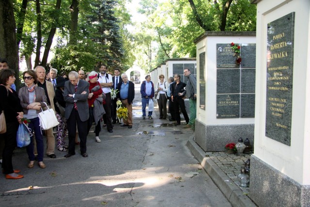 Odsłonięcie tablicy upamiętniającej Roberta Kuwałka.