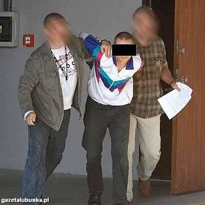 18-letni Patryk po zatrzymaniu przez świebodzińskich policjantów.