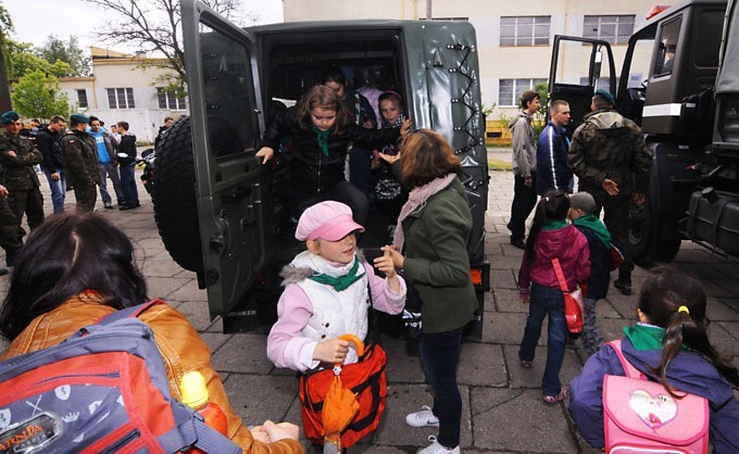 Dzień z życia żołnierza, wizyta w koszarach