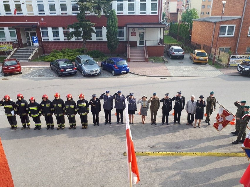 Dzień Flagi 2018 przed komendą straży pożarnej w Lipsku.