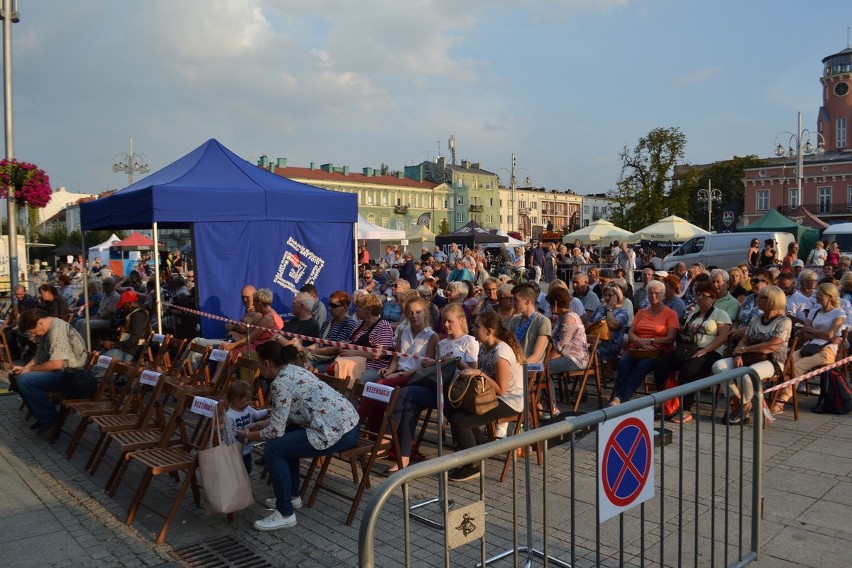 Finał III Międzynarodowego Festiwalu Folklorystycznego "Silesia". Na placu Biegańskiego wystąpiły zespoły z różnych kontynentów [ZDJĘCIA]