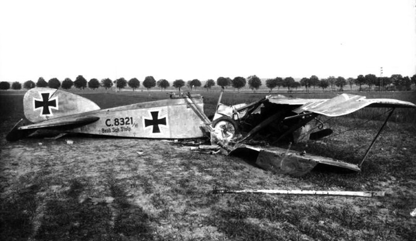 Katastrofy były częścią życia lotników podczas I wojny...