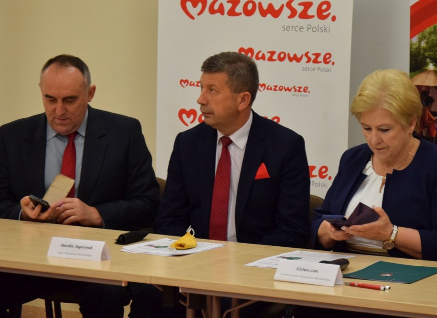 32 szkoły z subregionu ostrołęckiego z pomocą samorządu Mazowsza i UE. 2.07.2020. Zdjęcia