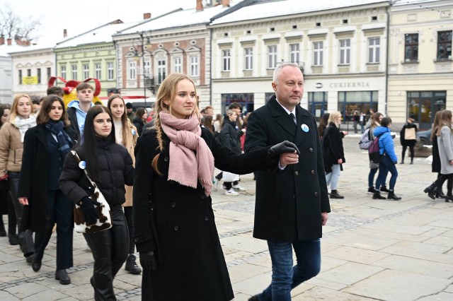 Wraz z maturzystami tańczył prezydent Ludomir Handzel