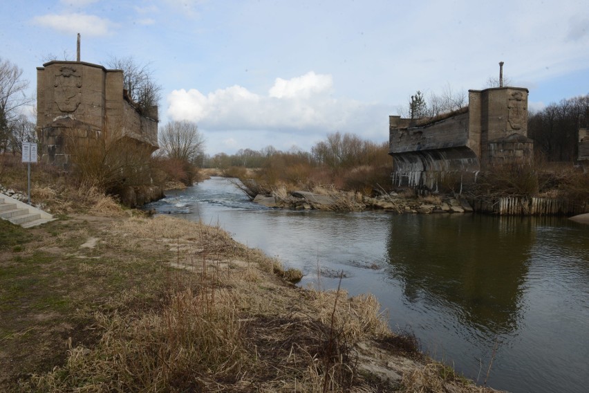 Zniszczone graniczne mosty na Odrze i Nysie Łużyckiej. Miały być odbudowane, a zostały zapomniane