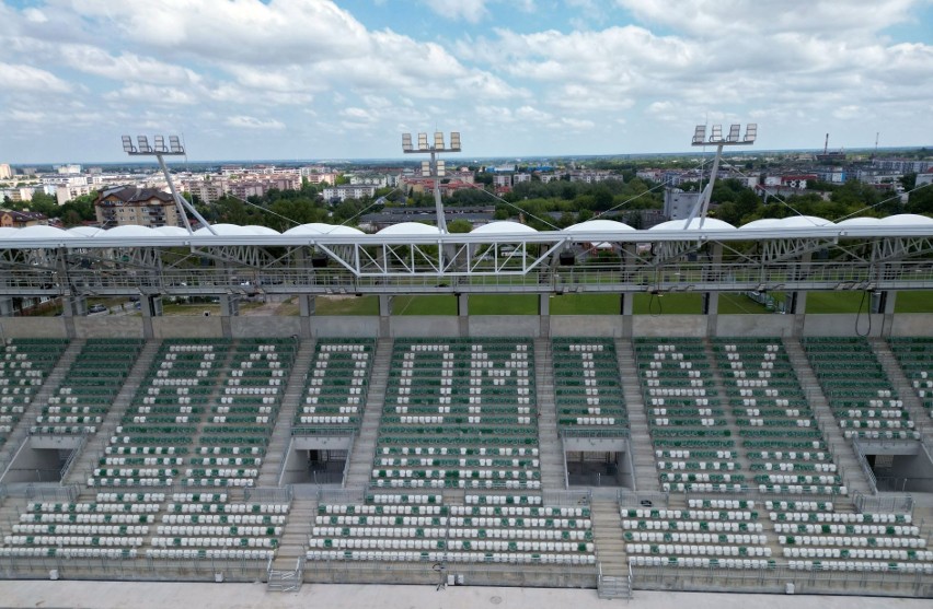 Stadion dla Radomiaka Radom niemal ukończony wygląda rewelacyjnie. Zobacz widowiskowe zdjęcia z drona