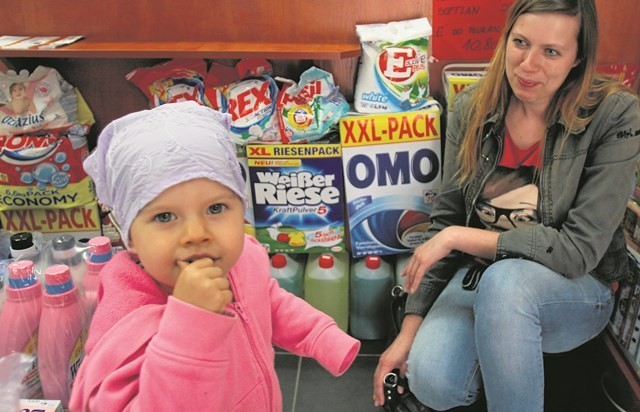 Niemieckie proszki lepiej radzą sobie z plamami - uważa Żaneta Panek, mama 2,5-rocznej Julci