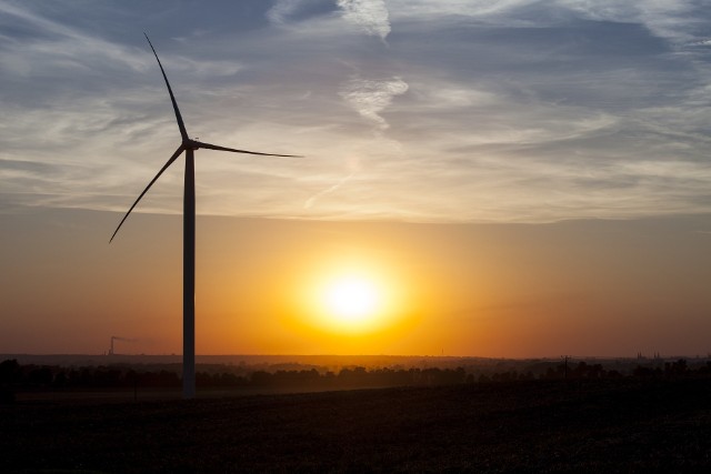 Od 2019 roku oddalony o około 10 kilometrów od zakładu Park Wiatrowy Taczalin będzie dostarczać ekologiczną energię na potrzeby fabryki Mercedes-Benz Manufacturing Poland w Jaworze. 22 turbiny wiatrowe mają łączną zainstalowaną moc 45,1 megawatów i zostały oddane do użytku pod koniec 2013 r. Projektantem i operatorem Parku Wiatrowego jest Grupa VSB. 