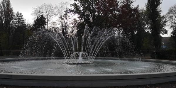 Fontanna w Parku im. Poległych Bohaterów w Zabrzu odbudowana. Prace trwały od czerwca