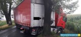 Ciężarówka zmiotła z drogi fiata pod Lubrzą w powiecie prudnickim. Kierowca osobówki w szpitalu