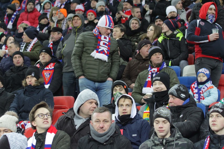 Górnik Zabrze - Wisła Kraków: mimo zimna, na trybunach był...