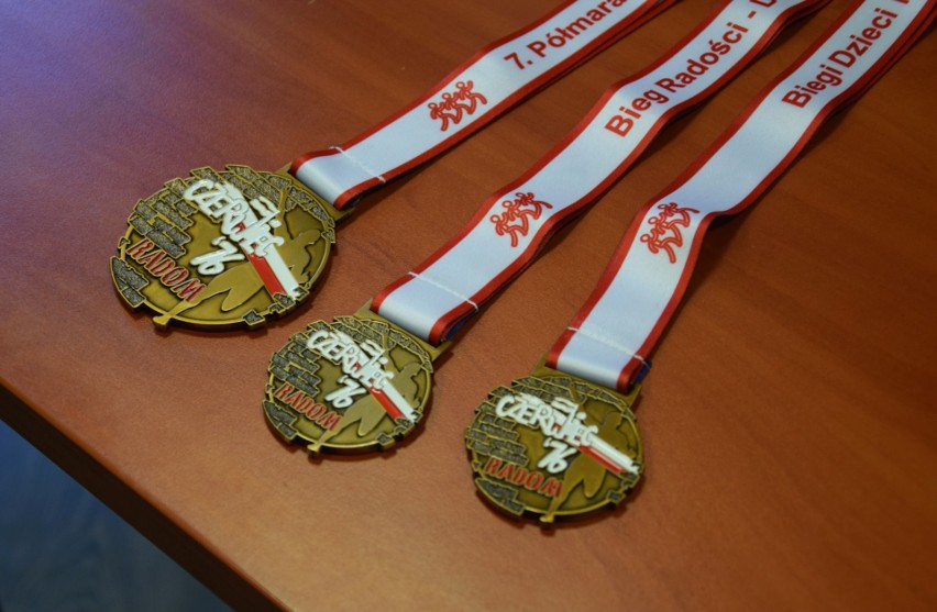 Wszyscy uczestnicy Półmaratonu Radomskiego Czerwca ‘76...