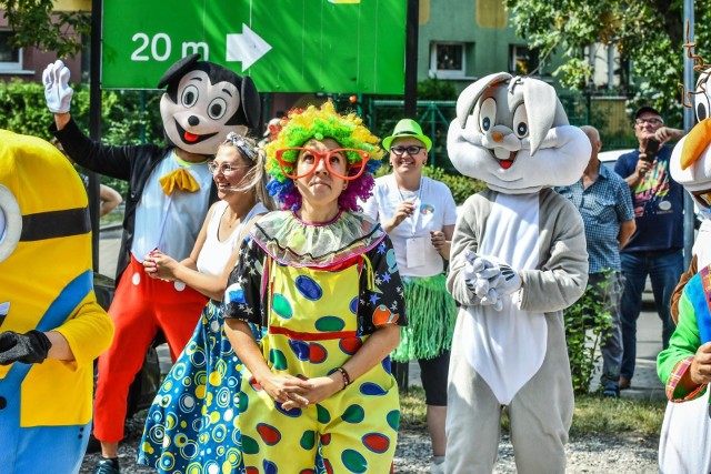 Stowarzyszenie Łatwo Pomagać po raz kolejny obdaruje dzieci z bydgoskich szpitali. Zachęcamy do przyłączenia się do tegorocznej edycji akcji wielkanocnej "„Zajączki kicają, uśmiechy na twarzach dzieci przywracają”.