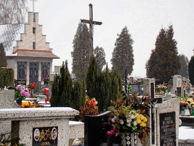 Na cmentarzu w Grojcu, który jest jednym z trzech należących do gminy Oświęcim, od 1 stycznia wzrosną opłaty cmentarne, podobnie jak na cmentarzach w Rajsku i Porębie Wielkiej