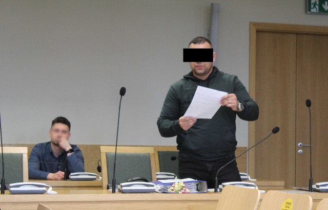 Oskarżony Zbigniew  Ś. ps. Pyza z listą 60 świadków, których chciałby jeszcze przesłuchać na procesie