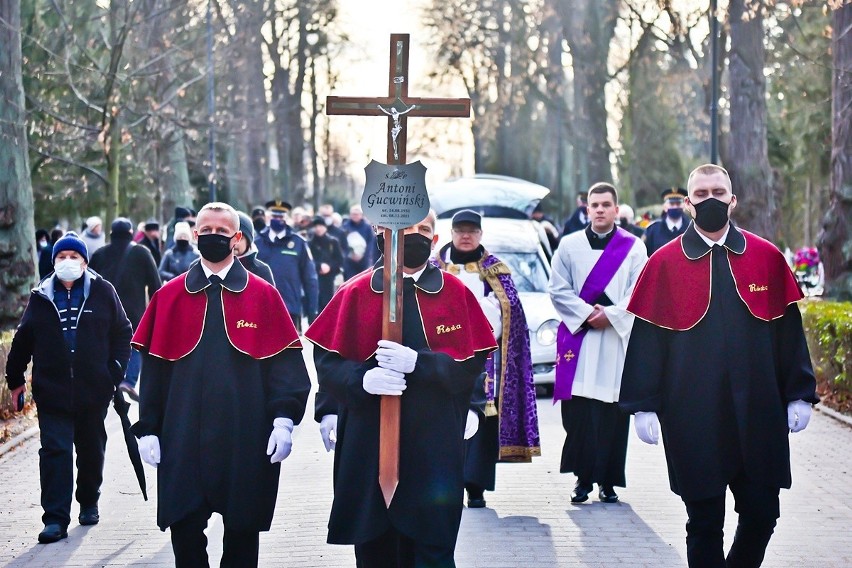 Pogrzeb Antoniego Gucwińskiego we Wrocławiu rozpoczął się w...