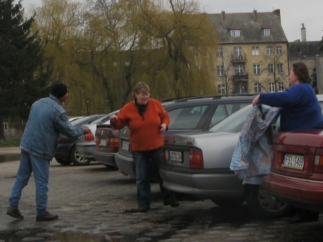 Wielu sąsiadów zza Odry traktuje bezdomnych mężczyzn jak parkomaty, do których trzeba wrzucić euro.
