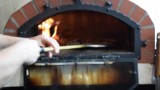 Bez przerwy na sałatkę! Dzień pizzy po tłustym czwartku. Najsmaczniejsza włoska pizza już w piecu [WIDEO]