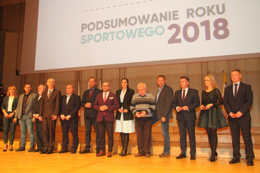 Województwo świętokrzyskie nagrodziło sportowców, trenerów i kluby [DUŻO ZDJĘĆ]