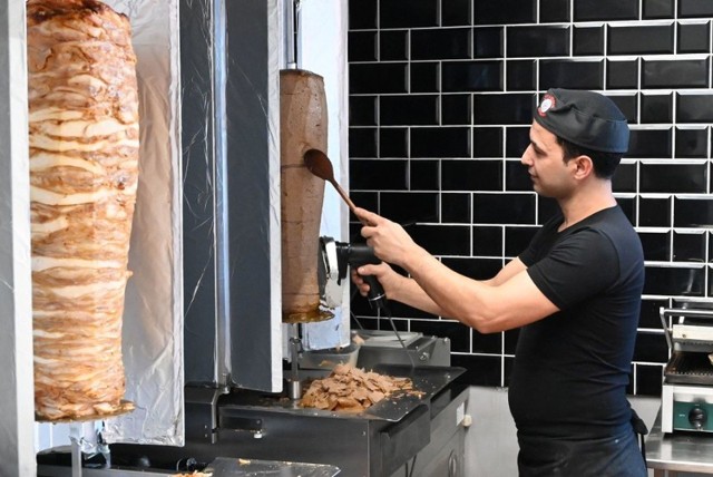 Zastanawiasz się, gdzie w Jędrzejowie zjesz najlepszego kebaba? Oto najlepsze lokale w Jędrzejowie polecane przez użytkowników Google.>>>ZOBACZ NA KOLEJNYCH SLAJDACH