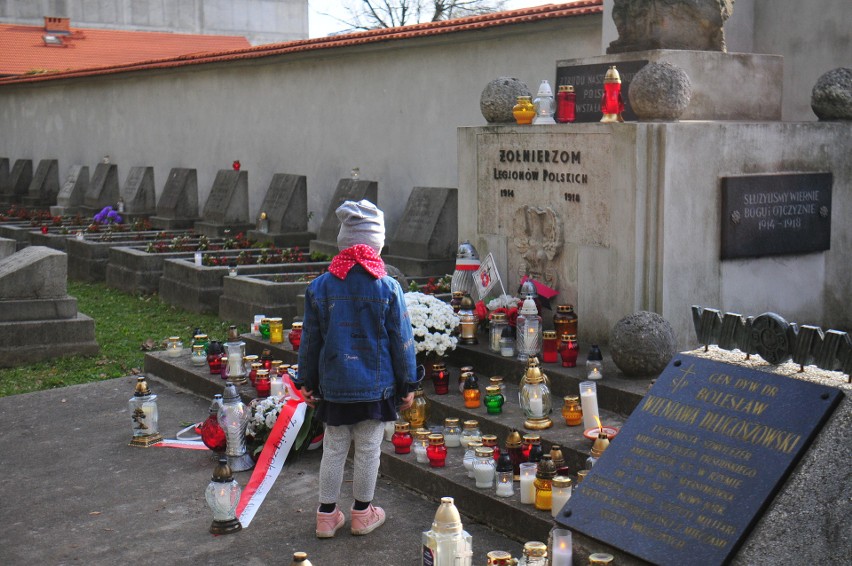 Wszystkich Świętych 2018 w Krakowie. Znane osobowości...