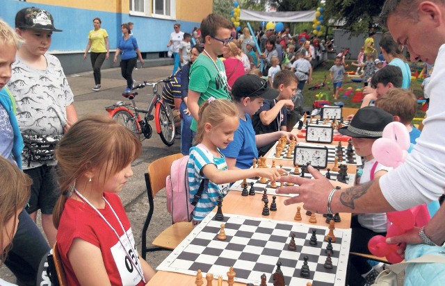 - Każda rozegrana partyjka rozwija zdolności intelektualne dzieci, młodzieży i dorosłych - mówi Andrzej Kubacki, koordynator mistrzostw szachowych