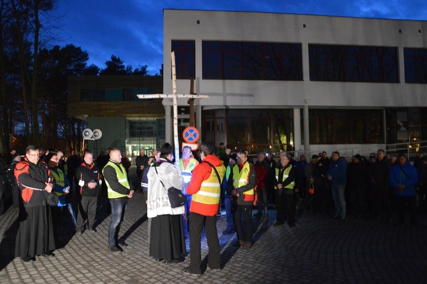 Droga Krzyżowa mężczyzn ze Stalowej Woli do Niska 