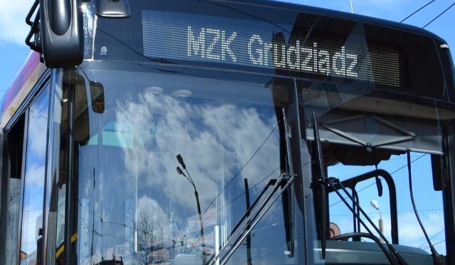 - Skoro wydział transportu chce płacić Arrivie 6,98 zł to na każdym milionie wozokilometrów miasto realnie traci ok. 300 tys. zł - uważa prezes MZK w Grudziądzu, Paweł Maniszewski. Spółka miejska została pominięta przez poprzednie władze w transakcji przejęcia linii autobusowych.