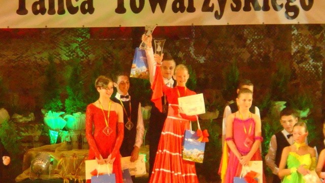 W Łańcucie pierwsze miejsce w kategorii 12 &#8211; 13 lat wytańczyła para: Aleksandra Walaszczyk i Damian Grzybowski.