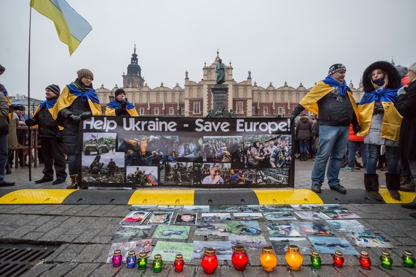 "Wesprzyj Ukrainę - obroń Europę". Ukraińcy manifestowali w Krakowie [ZDJĘCIA]