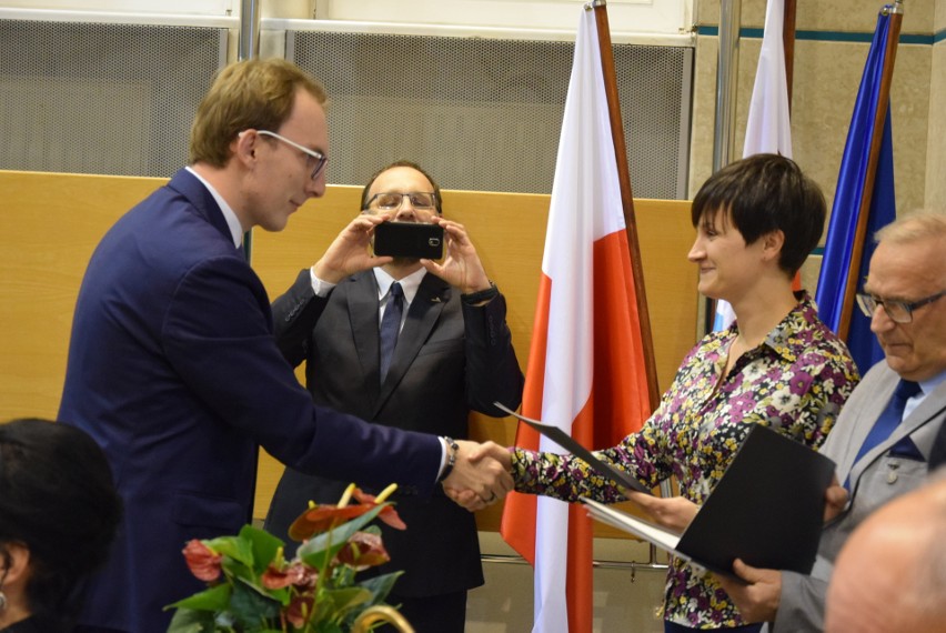 Uroczysta sesja Rady Miasta Gdyni. Radni ślubowali na kolejną kadencję [zdjęcia]