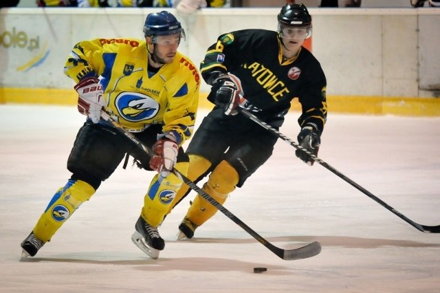 Hokejowy Orlik (z lewej jego czołowy zawodnik Słowak Branislav Fabry) nie grałby w ekstraklasie, gdyby nie duża dotacja z budżetu Opola.