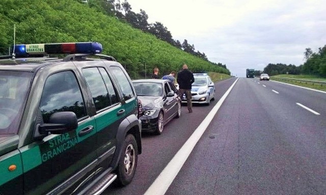 29-latka wraz z pojazdem przekazano do dyspozycji funkcjonariuszy KPP w Żarach.