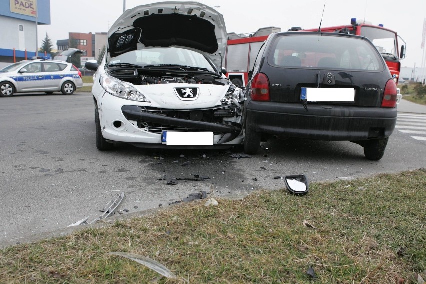 Samochody zderzyły się na ul. Witosa w Gorzowie. Cztery...