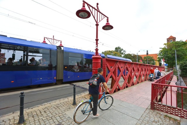 Przez ponad miesiąc moście Piaskowym będą mogli jeździć rowerzyści, ale już nie tramwaje. Linie tramwajowe 8, 9, 11, 17 i 23 będą jeździć objazdem od strony mostów Młyńskich i placu Bema.
