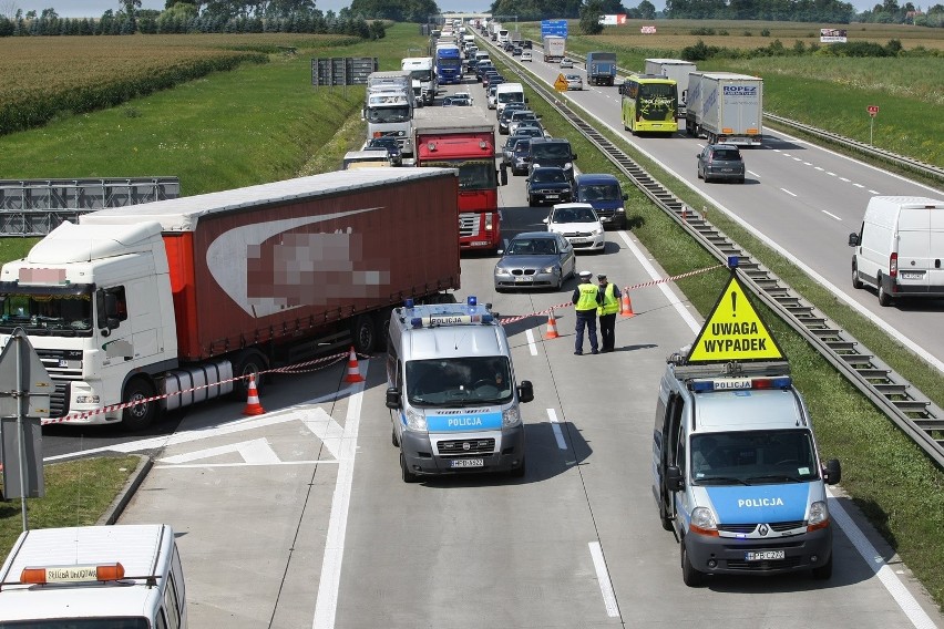 Śmiertelny wypadek na A4. Autostrada w kierunku Wrocławia była zablokowana