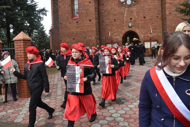 Mieszkańcy Tczowa upamiętnili 105. rocznicę odzyskania przez Polskę niepodległości oraz ofiary Mordu Tczowskiego.