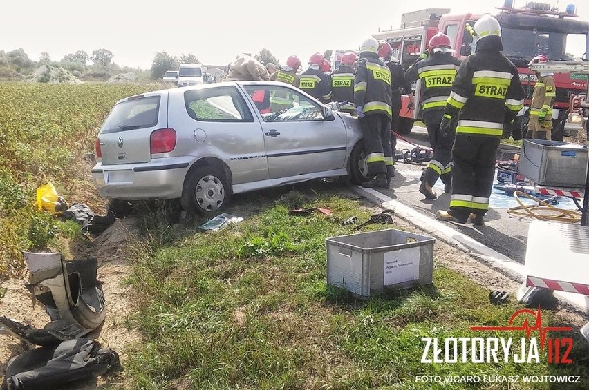 VW wbił się w betoniarkę. Kierowca zginął na miejscu 