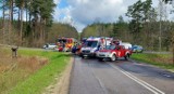 Poważny wypadek w powiecie puckim. Do ewakuacji mężczyzny potrzebny był sprzęt hydrauliczny