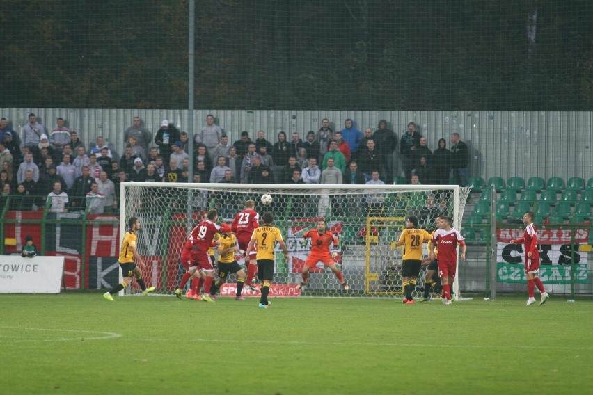 GKS Katowice - Dolcan 2:3 [RELACJA + ZDJĘCIA]. Piłkarze z Ząbek kąsali na Bukowej