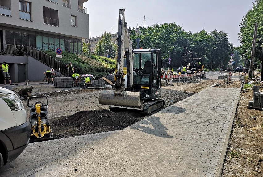 Kraków. Trwa przebudowa ul. Racławickiej pod Urzędem Marszałkowskim [ZDJĘCIA]