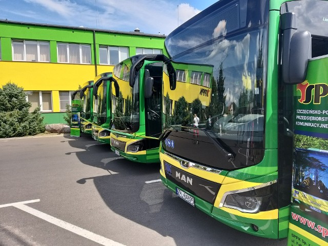Pierwsze hybrydowe autobusy pojawiły się w SPPK latem 2021 roku. W przetargu wystartowała firma MAN Truck & Bus Polska Sp. z o.o. z Wolicy, która wyceniła swoje usługi na 5 997 480,00 zł i zaproponowała 48 miesięcy gwarancji. Wszystko wskazuje na to, że tym razem nowe hybrydy zbuduje Solaris Bus & Coach
