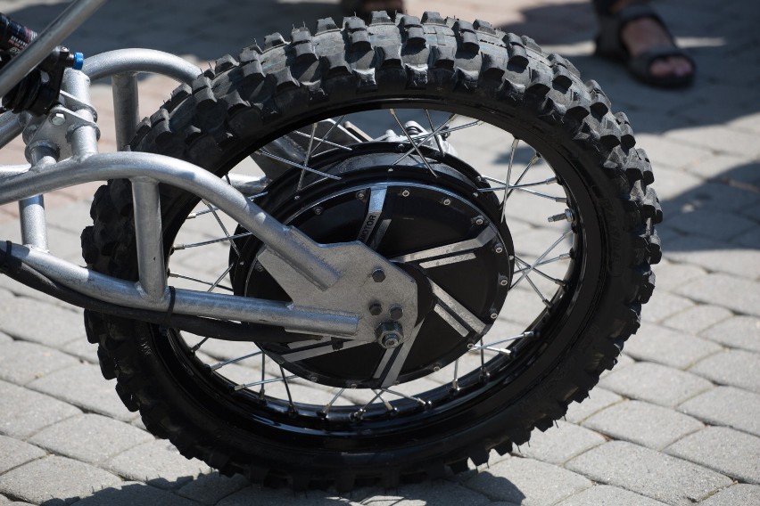 Studenci Akademii Górniczo-Hutniczej zbudowali  motocykl terenowy napędzany energią elektryczną