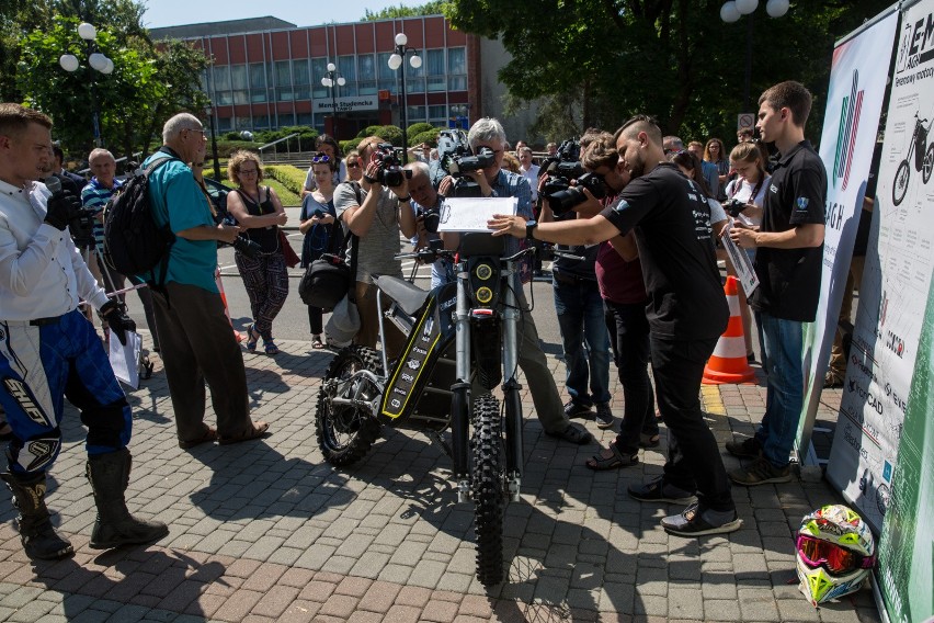 Studenci Akademii Górniczo-Hutniczej zbudowali  motocykl terenowy napędzany energią elektryczną