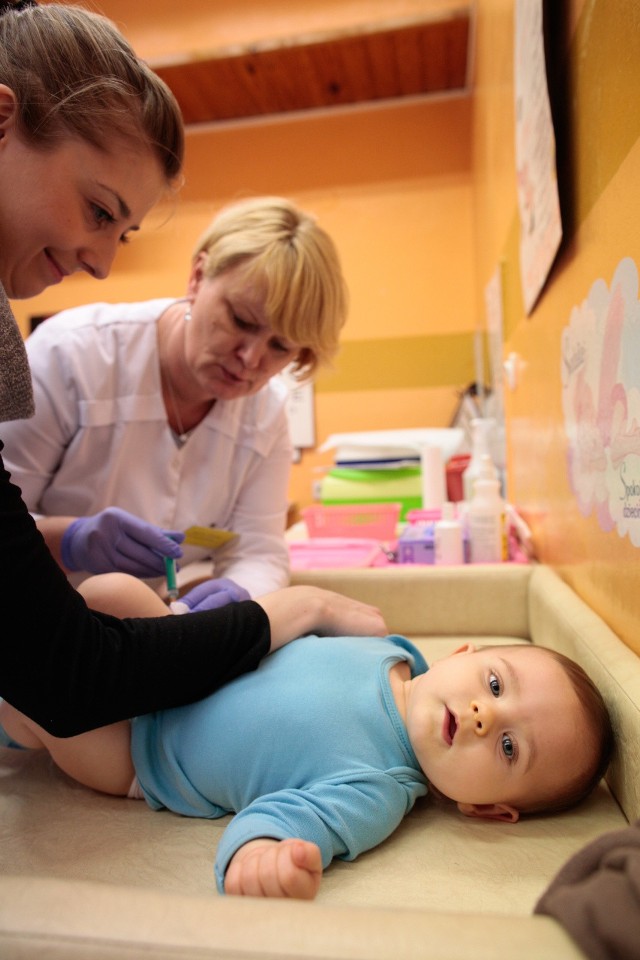 Pediatrzy  alarmują; - Zaniechanie szczepień może na powrót  sprowadzić do  nas  choroby, na które nasze dzieci nie chorują od kilkudziesięciu lat. 