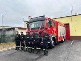 Uroczyste przekazanie nowego wozu strażackiego dla jednostki Ochotniczej Straży Pożarnej w Drugni, gmina Pierzchnica