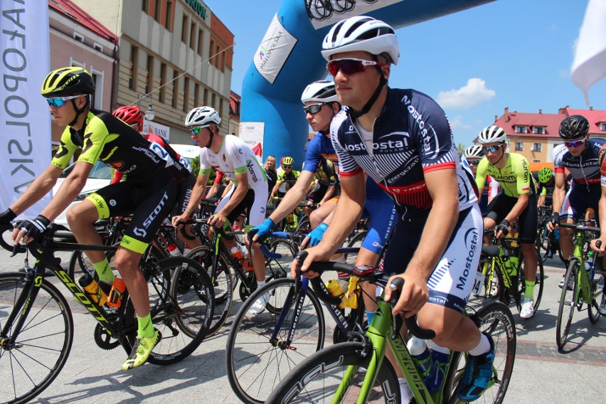 Kolarska elita rywalizująca w Tour de Pologne przejedzie przez Oświęcim. Będą utrudnienia [TRASA]