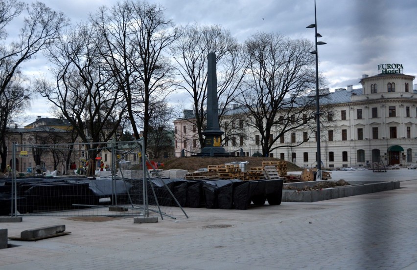 Plac Litewski w Lublinie. Przebudowa na ostatniej prostej (ZDJĘCIA)