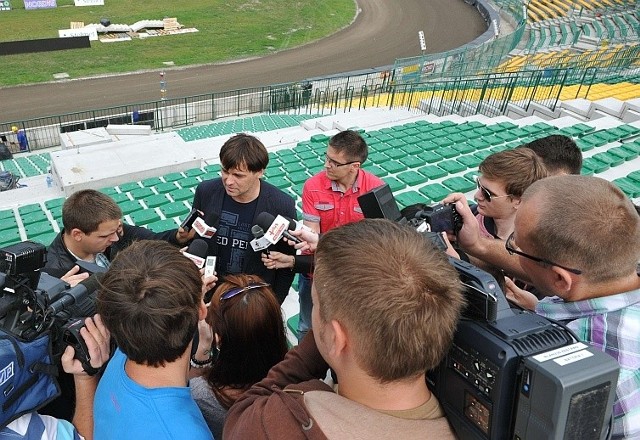 - Firma Sport Halls nie podołała zadaniu i skompromitowała się - mówił w środę prezes ZKŻ SSA Marek Jankowski