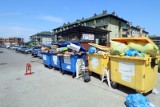Śmieciowy horror w gminie Komorniki. Odpady stoją pod oknami mieszkańców tygodniami. Wójt Jan Broda traci cierpliwość